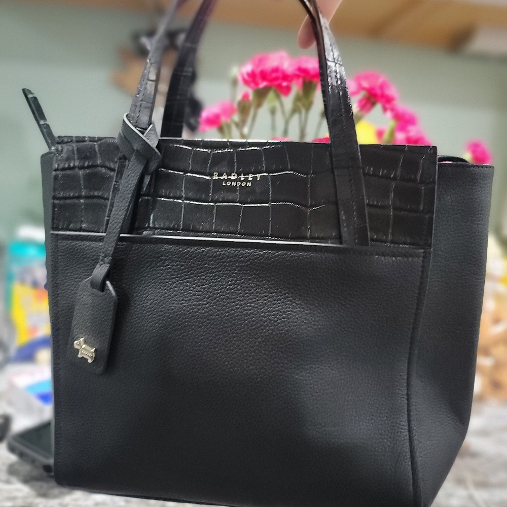 Radley London Black Leather Tote Bag - Picture 5 of 10